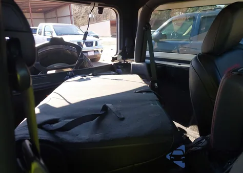 2023 Jeep Wrangler 2-Door Rubicon 4X4 z USA, uszkodzony, nr VIN 1C4HJXCG3PW532948